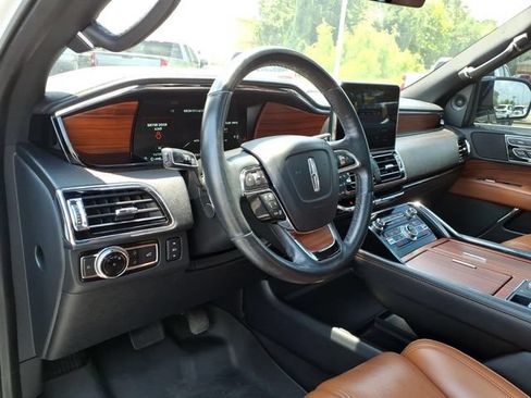Used 2019 Lincoln Navigator Reserve AWD/4WD image 20