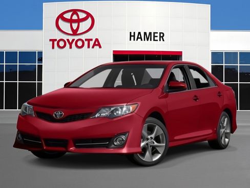 Used 2013 Toyota Camry SE FWD image 1