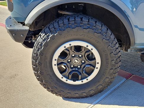 Used 2021 Ford Bronco Badlands image 5