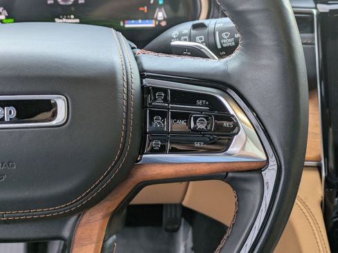 Used 2022 Jeep Grand Cherokee Summit image 19