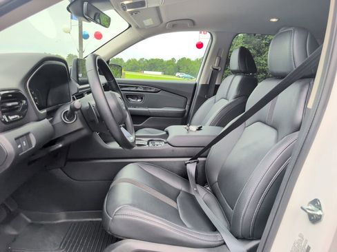 Used 2025 Honda Pilot EX-L image 14