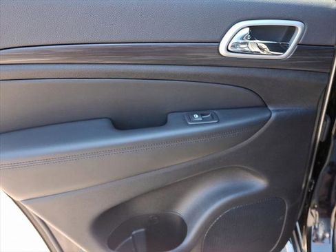 Certified 2021 Jeep Grand Cherokee Laredo image 19