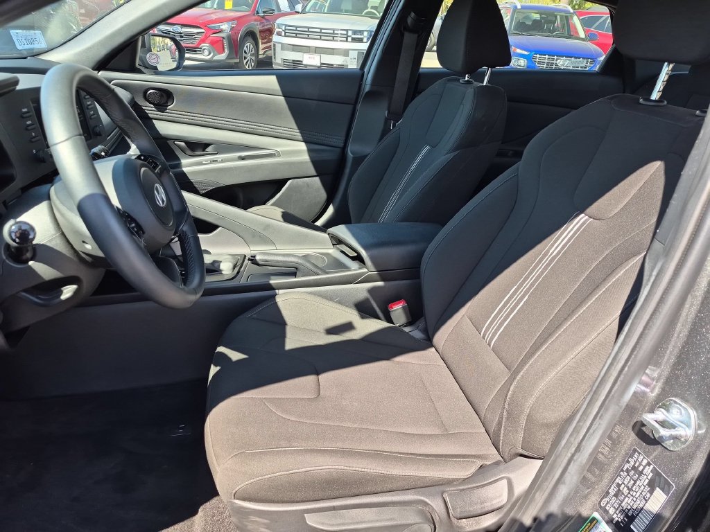 Used 2026 Hyundai Elantra Sport FWD image 25