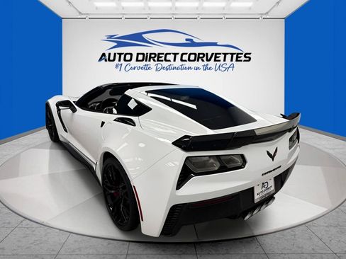 Used 2017 Chevrolet Corvette Z06 w/ Z07 Performance Package RWD image 12