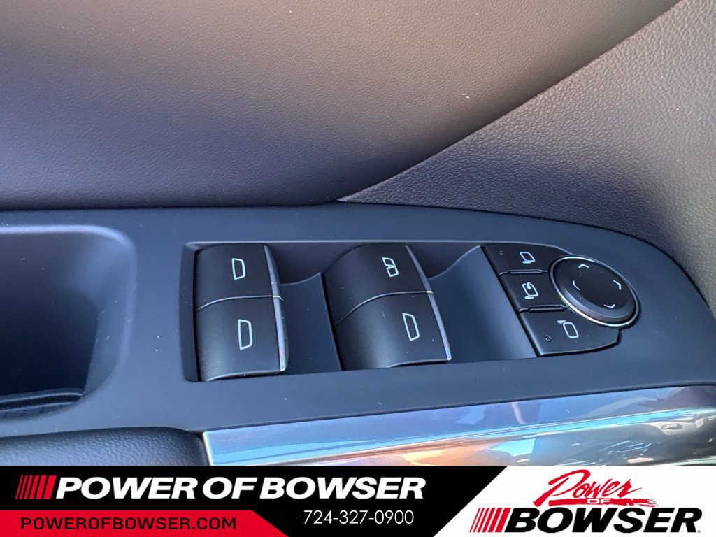 New 2027 Chevrolet Traverse RS w/ LPO, Floor Liner Package AWD/4WD image 9