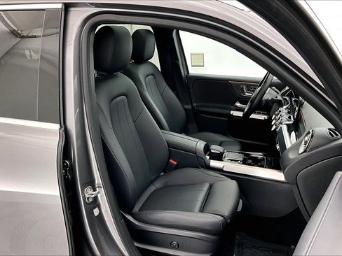 Certified 2023 Mercedes-Benz GLB 250 image 6