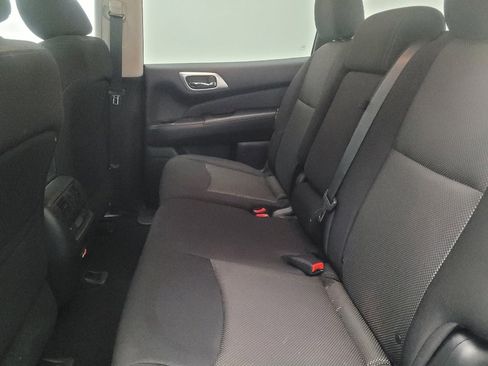 Used 2020 Nissan Pathfinder S FWD image 18