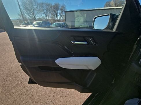 New 2026 GMC Canyon AT4X w/ AT4X AEV Edition image 36