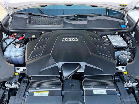Used 2024 Audi Q8 Prestige w/ Prestige Package image 29