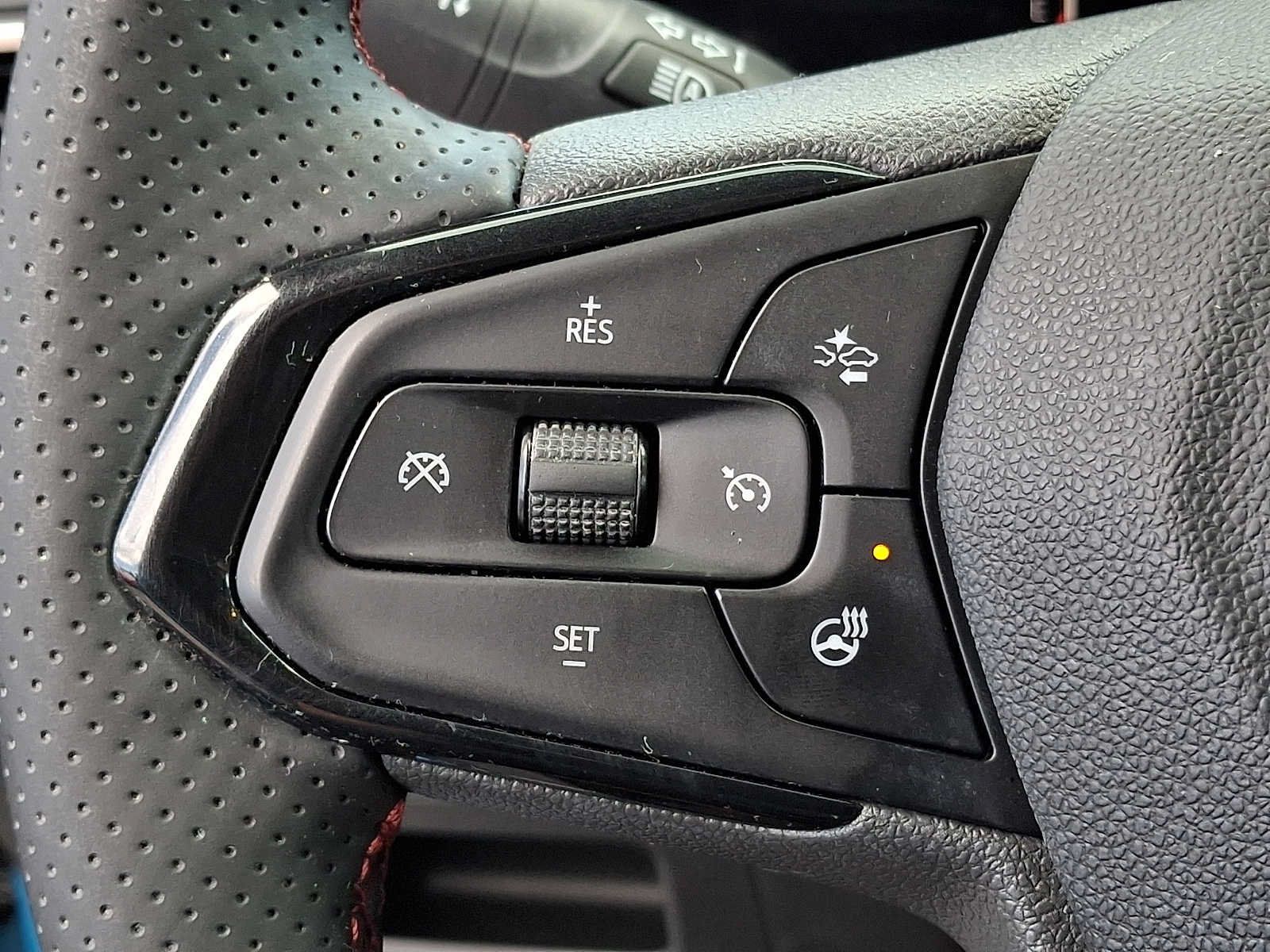 Used 2025 Chevrolet TrailBlazer RS FWD image 17