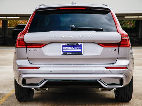 New 2026 Volvo XC60 B5 Ultra image 5