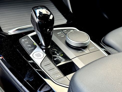Certified 2025 BMW X4 xDrive30i AWD/4WD image 16