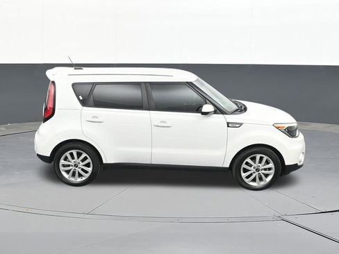 Used 2017 Kia Soul + image 59