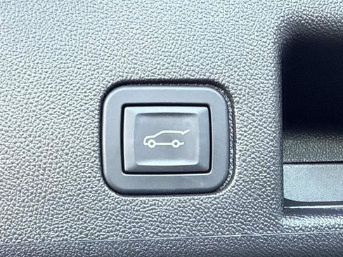 Used 2024 Chevrolet Equinox RS FWD image 33