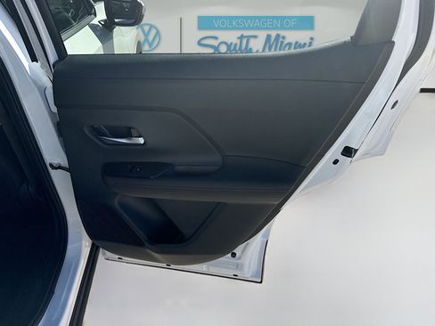 Used 2025 Nissan Kicks SR FWD image 29