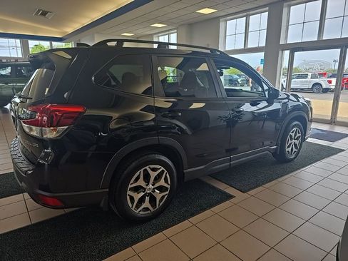 Used 2022 Subaru Forester Premium AWD/4WD image 8