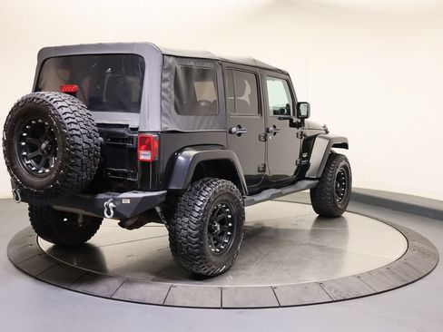 Used 2013 Jeep Wrangler Unlimited Sahara w/ Connectivity Group AWD/4WD image 5