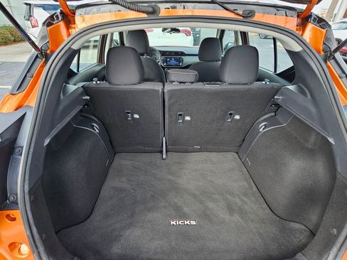 Used 2021 Nissan Kicks SV image 10