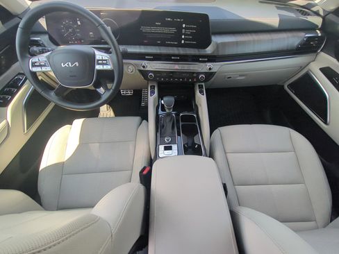 Used 2025 Kia Telluride SX w/ SX Captain's Chair Package image 14