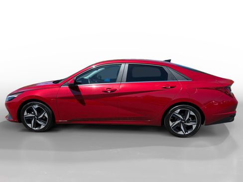 Used 2023 Hyundai Elantra Limited FWD image 2