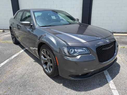 Used 2022 Chrysler 300 S RWD image 3