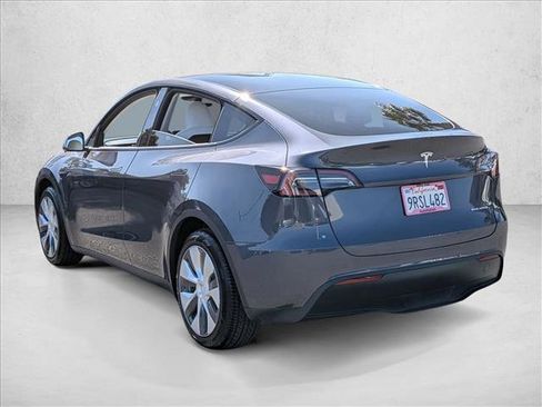 Used 2023 Tesla Model Y Long Range image 8