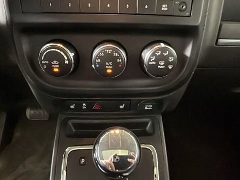Used 2016 Jeep Patriot High Altitude AWD/4WD image 21