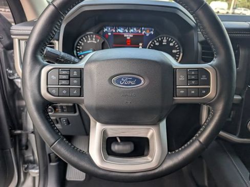 Used 2024 Ford Expedition XLT RWD image 12