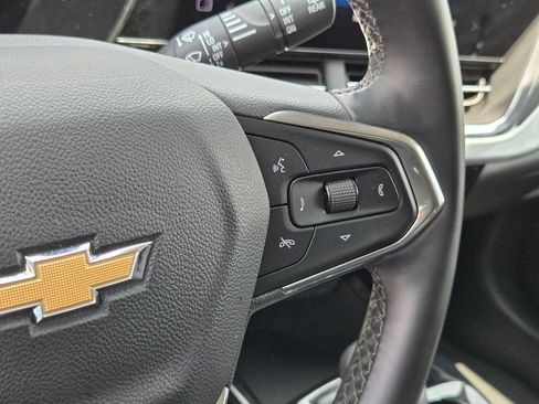 Used 2025 Chevrolet Trax LT w/ LT Convenience Package FWD image 18