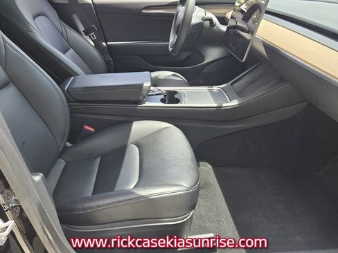 Used 2023 Tesla Model 3 Standard Range image 19