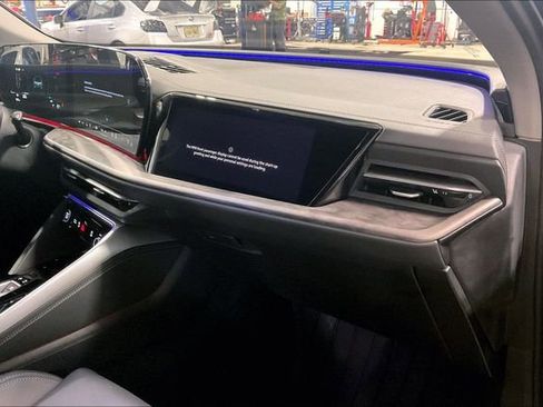 Used 2025 Audi Q5 Prestige image 16