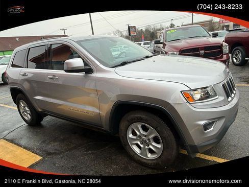 Used 2016 Jeep Grand Cherokee Laredo image 2