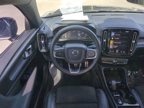 Used 2022 Volvo XC40 T5 R-Design w/ Advanced Package AWD/4WD image 18