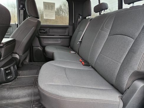 Used 2024 RAM 2500 Tradesman w/ Chrome Appearance Group image 32