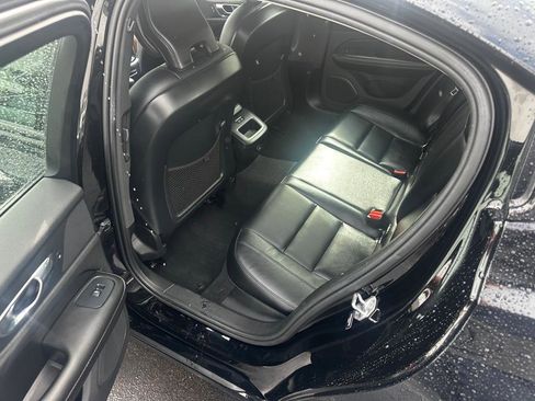 Used 2021 Volvo S60 T5 Momentum AWD/4WD image 9