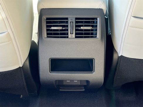 New 2025 Mitsubishi Outlander SE image 27