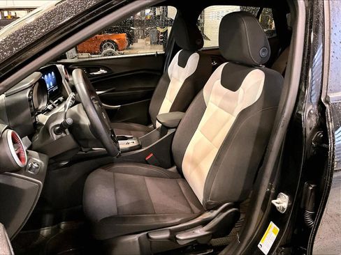 Used 2024 Chevrolet Trax RS image 10