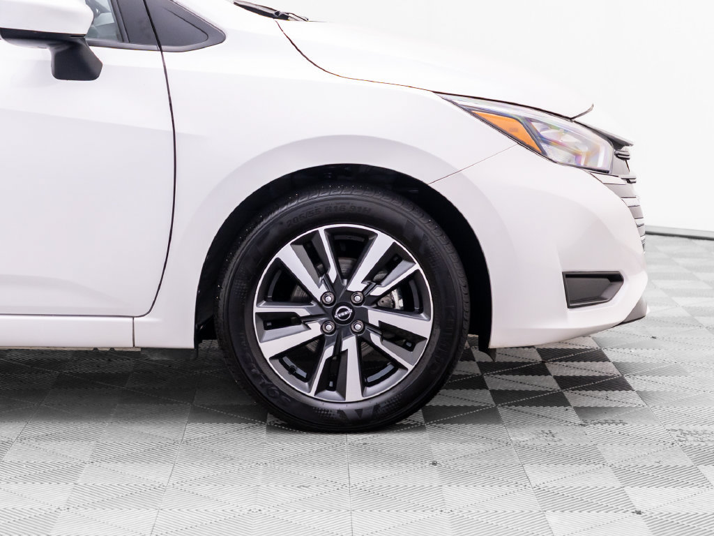 Used 2025 Nissan Versa SV FWD image 34