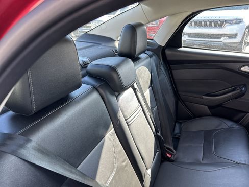 Used 2015 Ford Focus SE w/ Equipment Group 201A FWD image 34