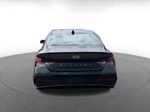 Used 2026 Hyundai Elantra Sport FWD image 12