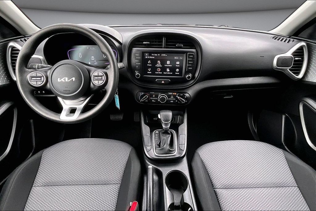 Used 2023 Kia Soul LX w/ Option Group 015 FWD image 7
