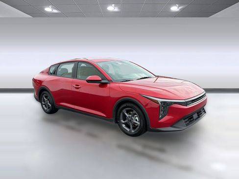 Used 2025 Kia K4 FWD image 5