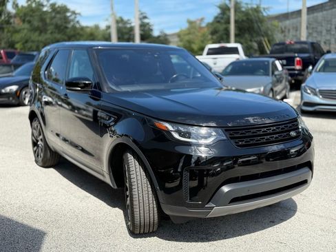 Used 2019 Land Rover Discovery SE image 6