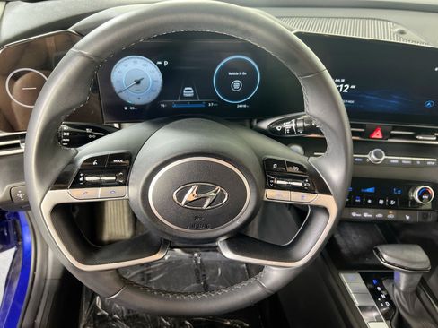 Used 2023 Hyundai Elantra SEL w/ Convenience Package FWD image 11