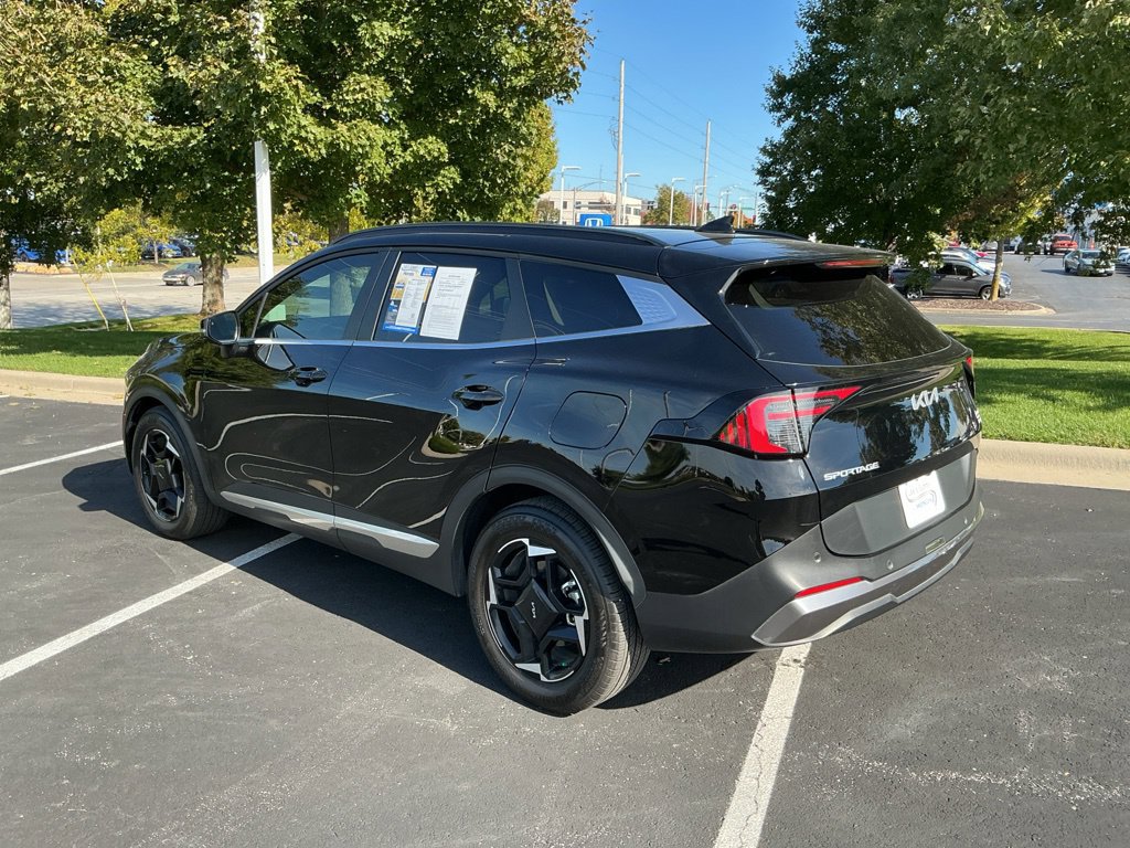 Used 2026 Kia Sportage EX w/ EX Panorama Roof Package FWD image 9