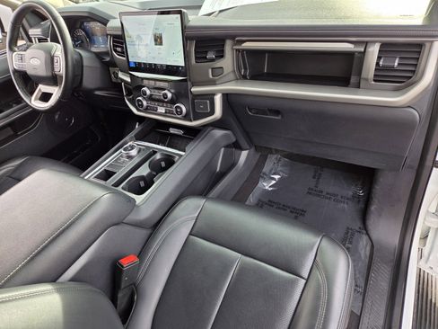 Certified 2024 Ford Expedition Max XLT image 17
