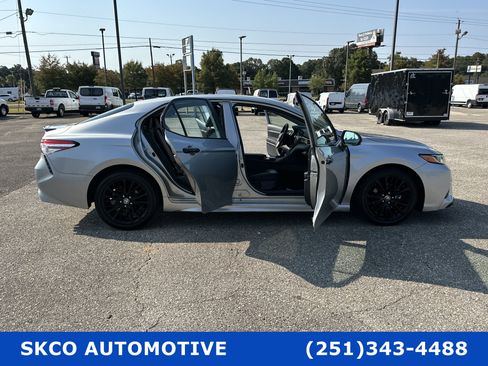 Used 2020 Toyota Camry SE image 34