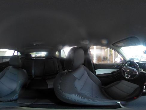 Used 2025 Chevrolet Trax LT w/ LT Convenience Package FWD image 42