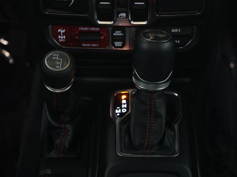 Used 2023 Jeep Wrangler Unlimited Rubicon w/ Steel Bumper Group AWD/4WD image 19