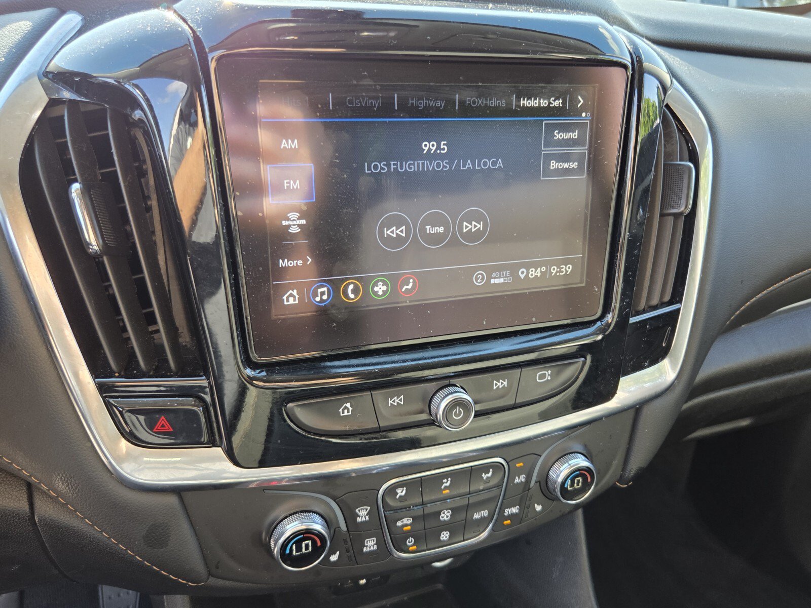 Certified 2021 Chevrolet Traverse LT FWD image 24